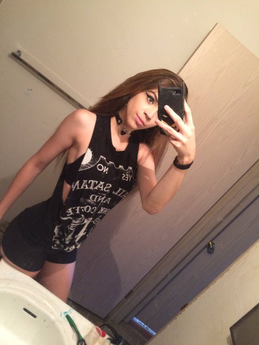 A little basic selfie . #hailsatananddrinkcoffee (what my shirt says lol ) https://t.co/WlqvbsQawJ<a href="/tag/hailsatananddrinkcoffee"class="tags">#hailsatananddrinkcoffee</a>