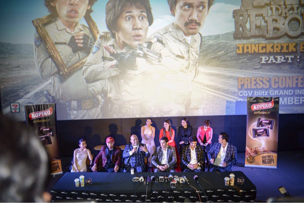 KopPagi's tweet photo. Buat cowok" yg nggak nonton nih film, gw sumpahin "Kantong Menyan" lo jd MONOKOTIL!! - #WarkopDKIReborn lucu parah!! https://t.co/qKVERSGjyl