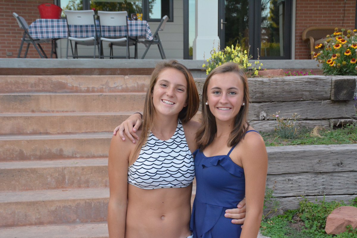 elise4francis's tweet photo. hbd emily!!! Love you and your sass more than you know💕💄 https://t.co/nBBlJFdIOu