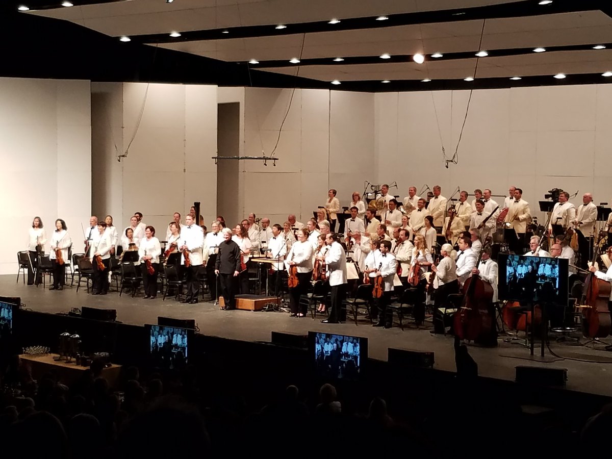 WendellChong's tweet photo. Carl St. Clair, Music Director @PacificSymphony. https://t.co/H1SoHvy5EX