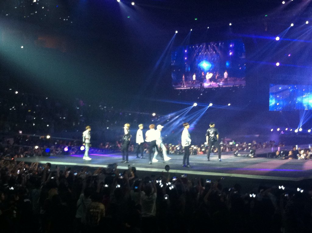 rkives52's tweet photo. being a part of this ocean and seeing them live is the greatest thing i have ever experienced. see you soon 방탄소년단💕 https://t.co/rJykNTVPlj