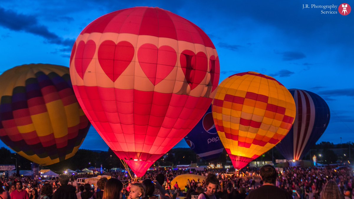 jrphotoservice's tweet photo. A colorful #balloon glow #csldlo #hotairballoon #labordayweekend #ldlo https://t.co/rrA3SYhLYh
