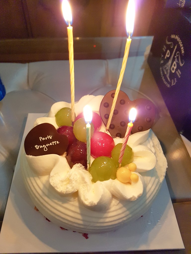 seyuseon's tweet photo. 22번째 생일
함께라서 좋은 날..💕 https://t.co/u1y30rHNeH