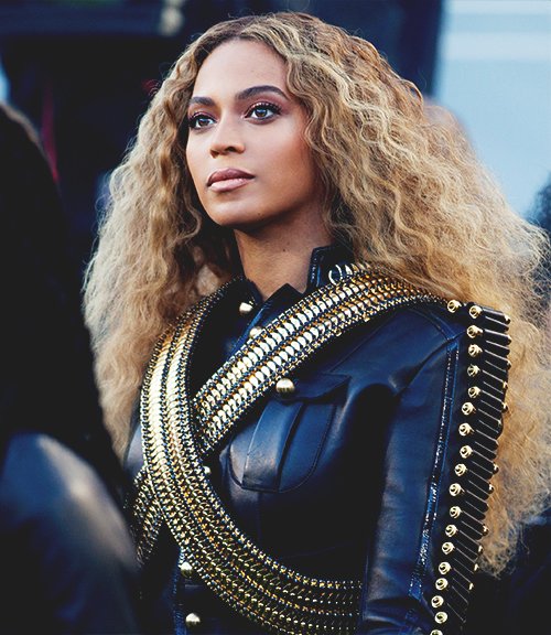 BeyLegion's tweet photo. Happy 35th birthday to the greatest to ever do it, the one and only, The Queen.. Beyoncé!
#HappyBirthdayBeyonce https://t.co/iZZBvIQQax