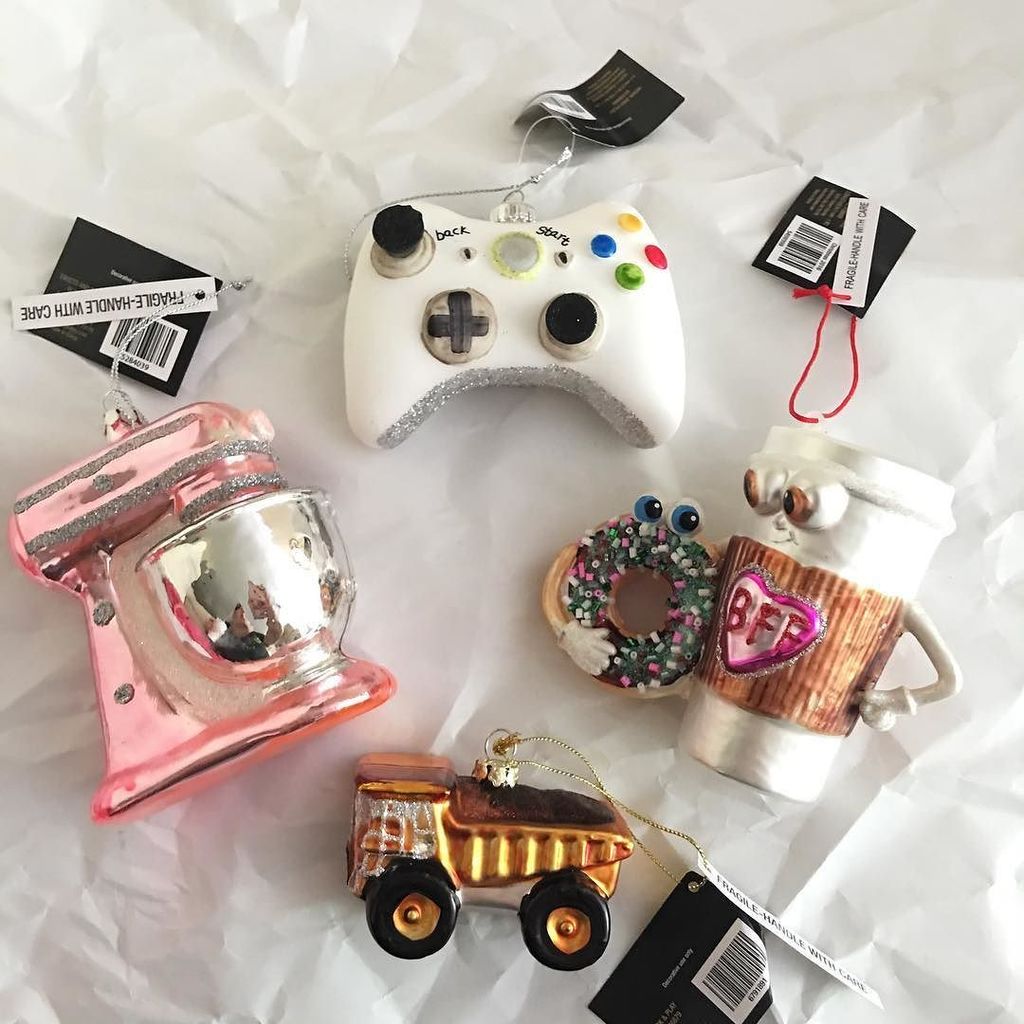 thegatorbug's tweet photo. I might have skipped Fall and have gone right for Christmas, SIKE, but when your looking for adorable ornaments it'… https://t.co/mGE86yYHkQ