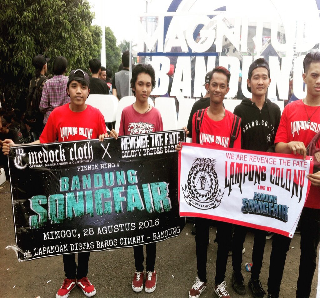Colony_Lampung's tweet photo. #ColonyLampung #AwayDay #SonicFair2016 #MetalFestival #Bandung #Indonesia https://t.co/6S6jGr5swm