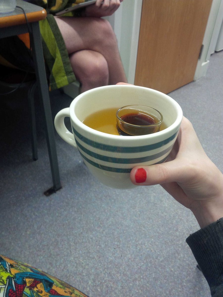 AlishaHall96's tweet photo. This photo has just made me realise how much I miss Singer Hall😂 @tashajones96 https://t.co/ubbdVebg42