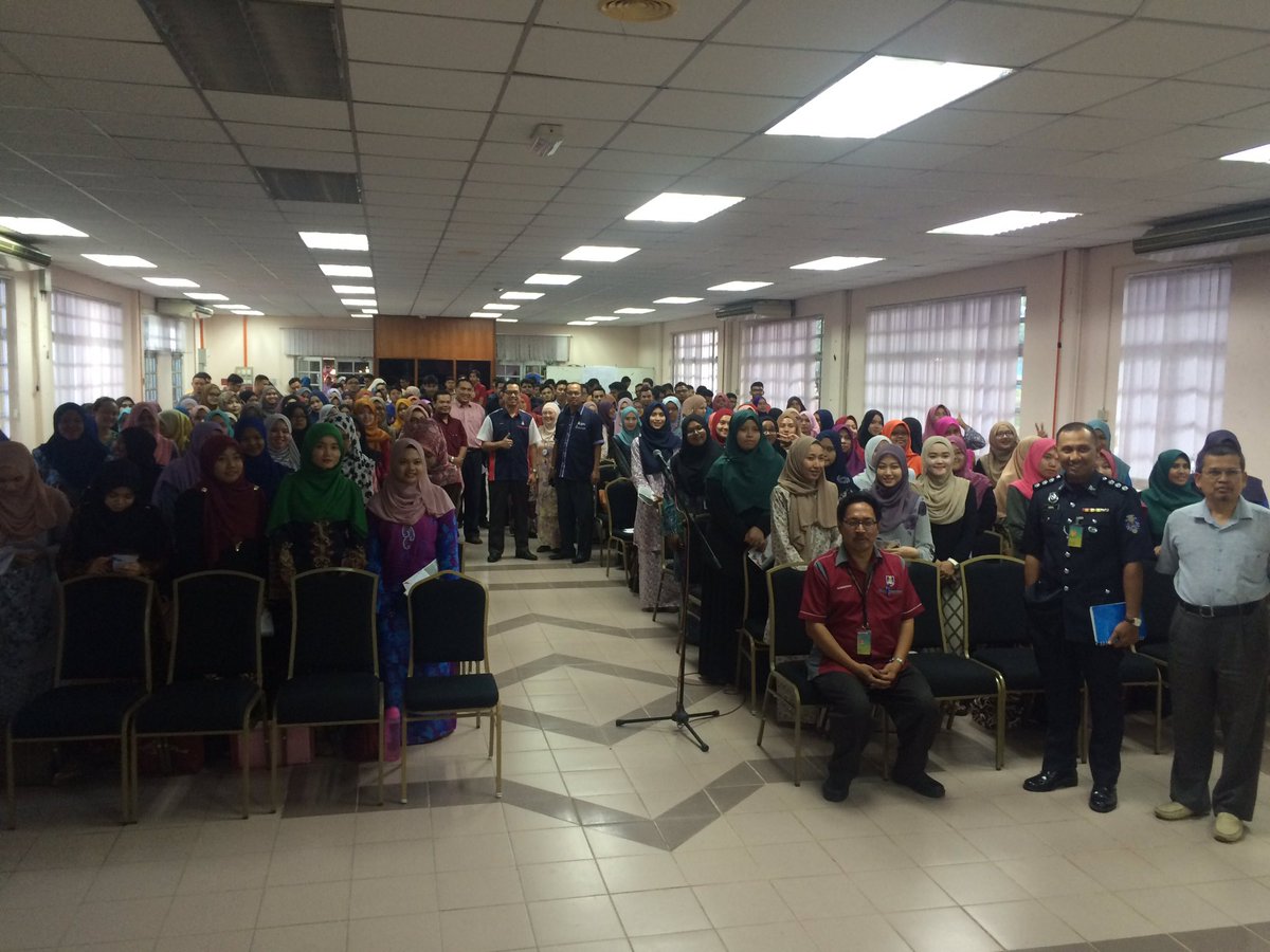 zulaihazambri's tweet photo. Program Pemantapan Destini Siswa. Welcome to UiTM Merbok! ☺️ @UiTMMerbokTweet @Merbokians https://t.co/XJ9U9Er8ff