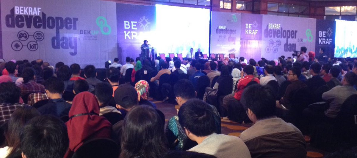 BanggaSurabaya's tweet image. Acara #bekrafdeveloperday yg dihadiri #BuRisma ini mendorong generasi muda utk kreatif dan inovatif
