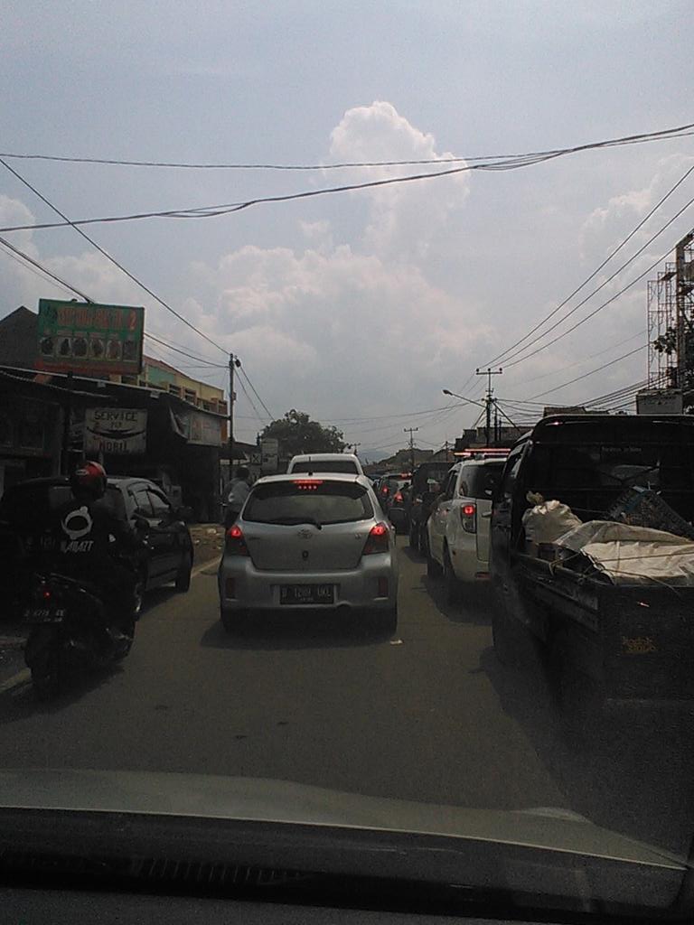 Kopo sulaiman macet parah arah soreang