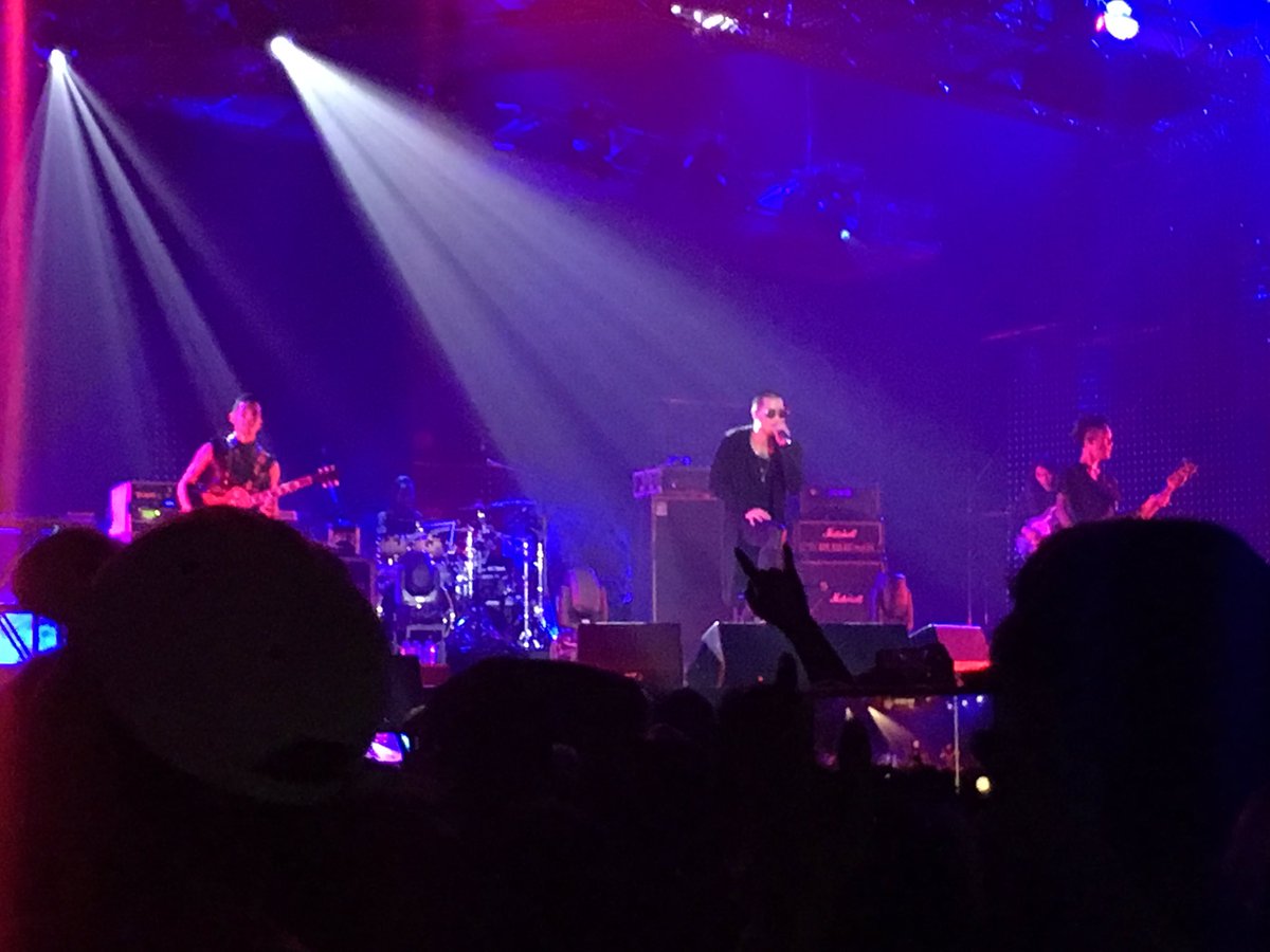 e_eeyenz's tweet image. เพราะคิดถึง จึงมาหา ❤️❤️ นานมากที่ไม่ได้มันส์ขนาดนี้ ตั้งแต่ 6โมง-เที่ยงคืน #pack4 #Pack4TurnbackConcert @BANKKCASH