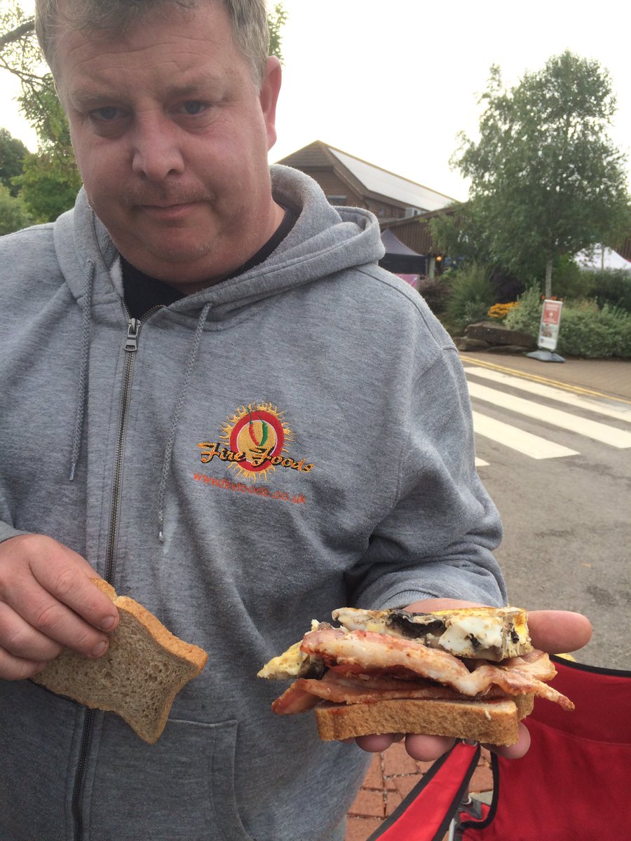 MushemiFire's tweet image. Shut up and let me eat my sarnie @Firefoods day 2 and ready to go!