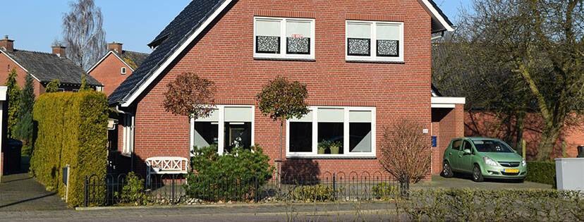 Ruime vrijstaande woning te koop, Pastoor Ossestraat 34 in het mooie Twentse dorp Beckum(Hengelo). Open huis: 1 okt.