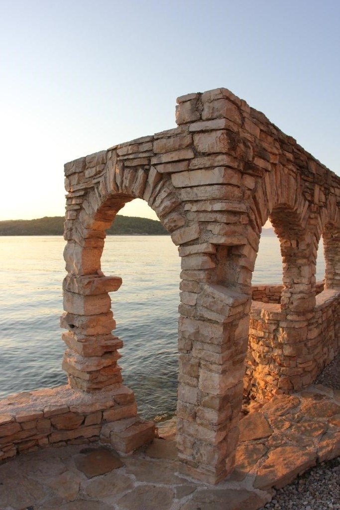 YouinCroatia's tweet photo. Island of Šolta... #visitcroatia #youincroatia https://t.co/Sdz2xO59WQ
