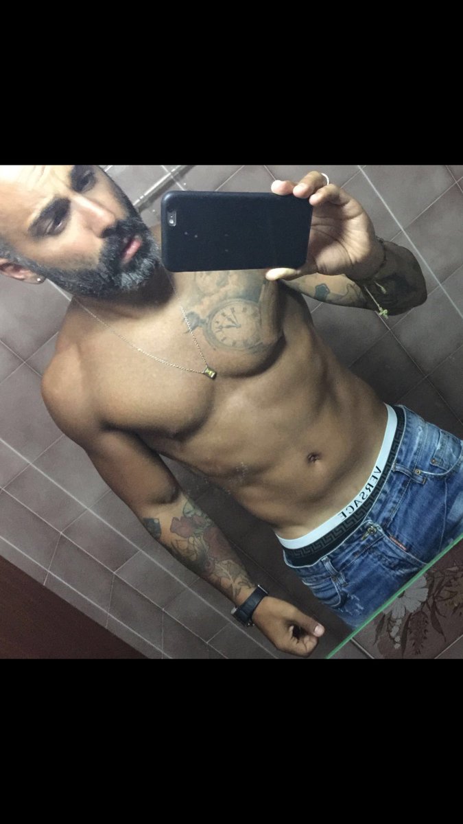 Bodyperformanc6's tweet photo. #bodybuildingmotivation #train #weBEAST #GAINSCo #trainingtime #fitnessmodel #bodybuilding_motivation #diät #wow # https://t.co/APAsvgVFkC