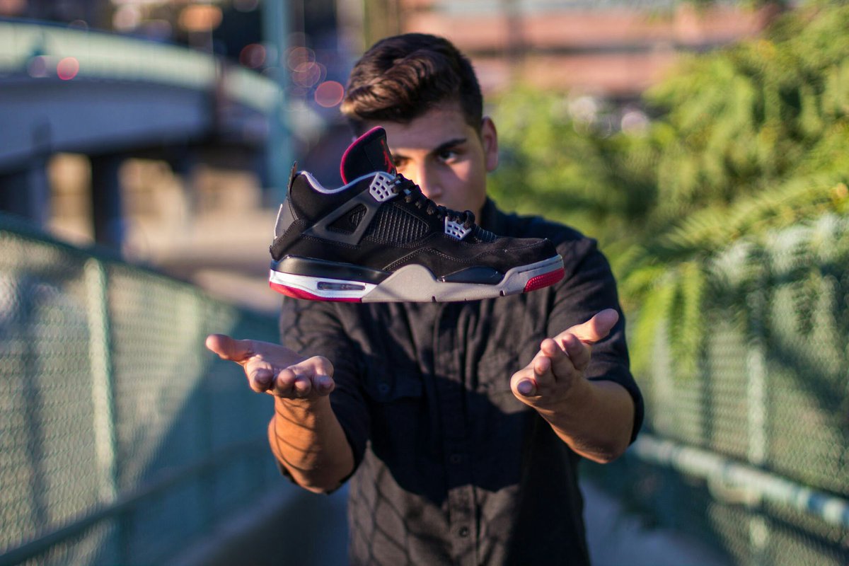 USER998115's tweet photo. Flight , And Reach Your Goals
#photography #PhotoOfTheNight #AirJordan #aj4 #sneakerheads #sintb #SummerSixteen https://t.co/vxbZiIoz4T