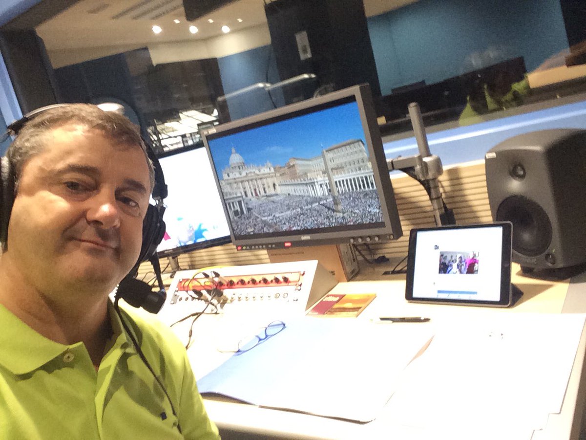 Todo listo en <a href="/la2_tve/">La 2</a> para retransmitir la canonización de #MadreTeresa desde Roma.