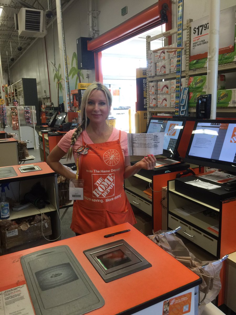 Our cashiers are on 🔥! Way to go Jessica with 2 leads! #Team6921