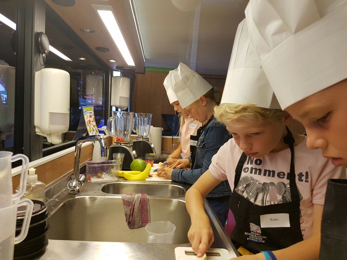 Groep 7 kookworkshop gezond koken in de Culibus.