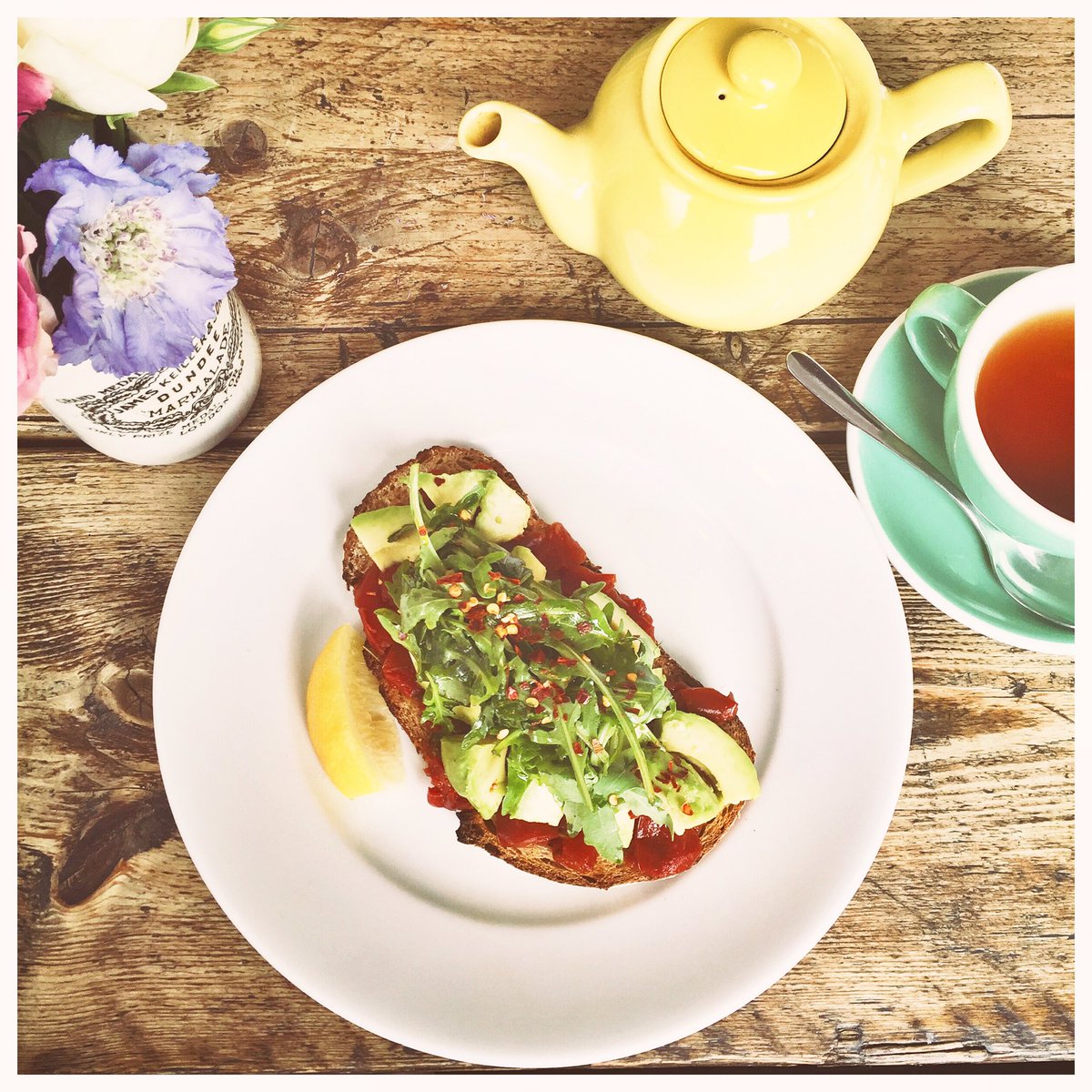 Avo on toast.... The classic brunch favourite 👌🏻⭐️🍴 #sunday #brunch #hallys <a href="/ParsonsGreenery/">Parsons Green</a> <a href="/littlehlondon/">Little H</a>