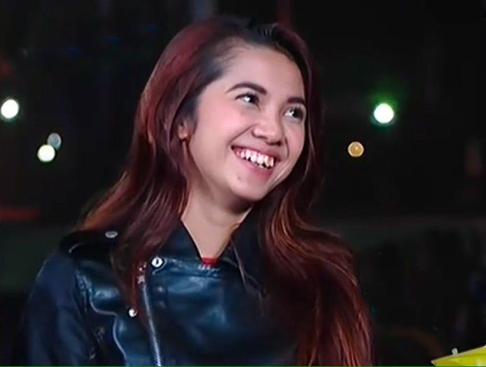 Selamat ya neng podium 3..tiap hari syuting tapi ttp jago balap.
Saking antusias penonton smpe masuk ke tengah jalan