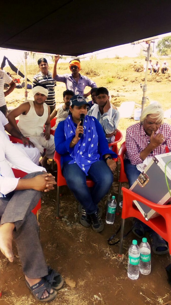 KhanzReshma's tweet photo. #songdirector #rusticlocation #annahazare #biopic #ANNA #directingtheshot #bollywood #epic #choreographer #humid https://t.co/JH3CdstnJB