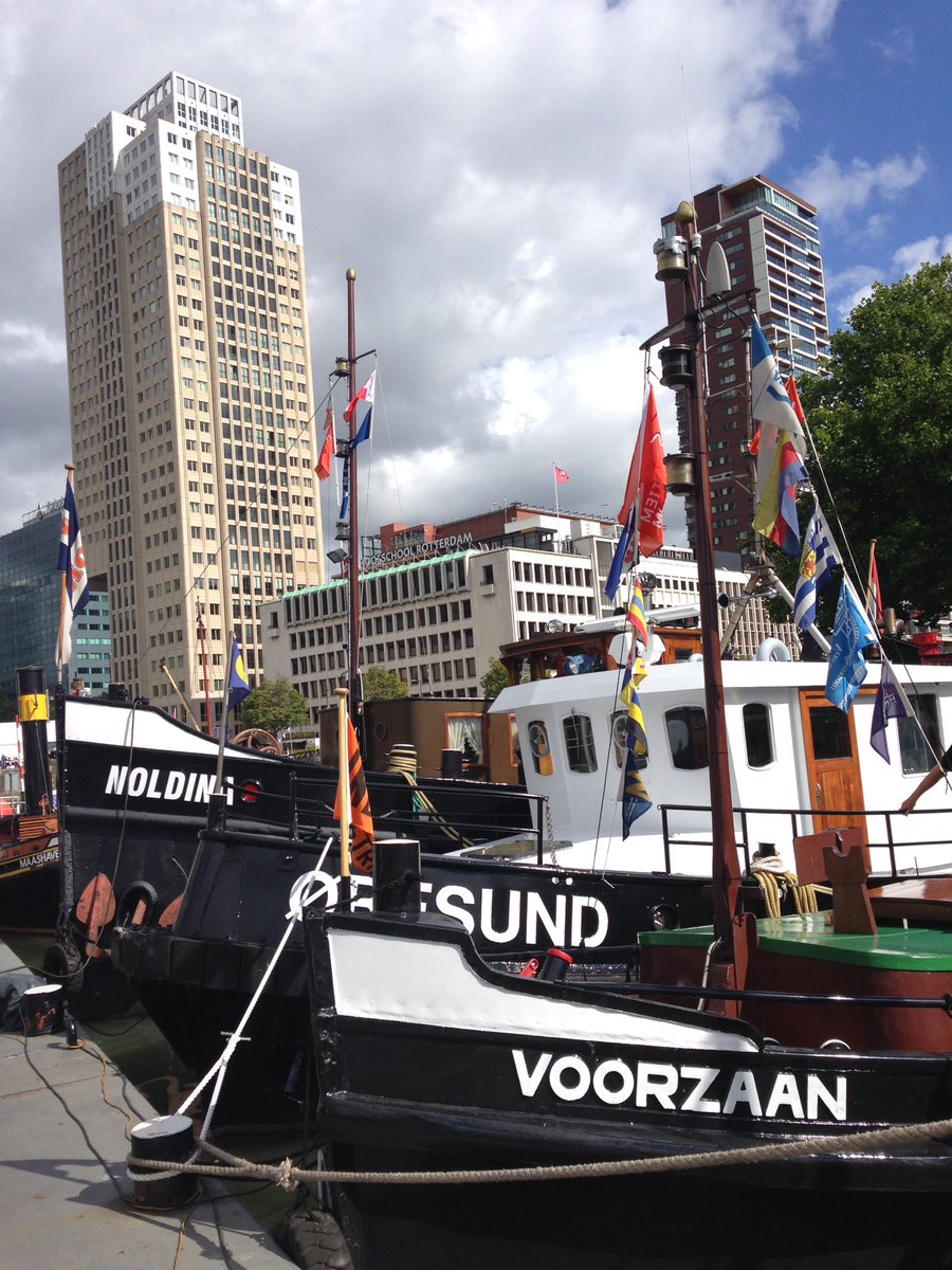 Minivakantie bij opa en oma op de sleepboot #wereldhavendagen #rotterdam #sleepboot #voorzaan #towboat