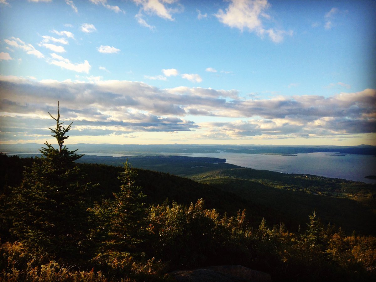 (4/5) The views are abound from #CadillacMountain. #AcadiaNationalPark #FindYourPark #hiking #getoutside