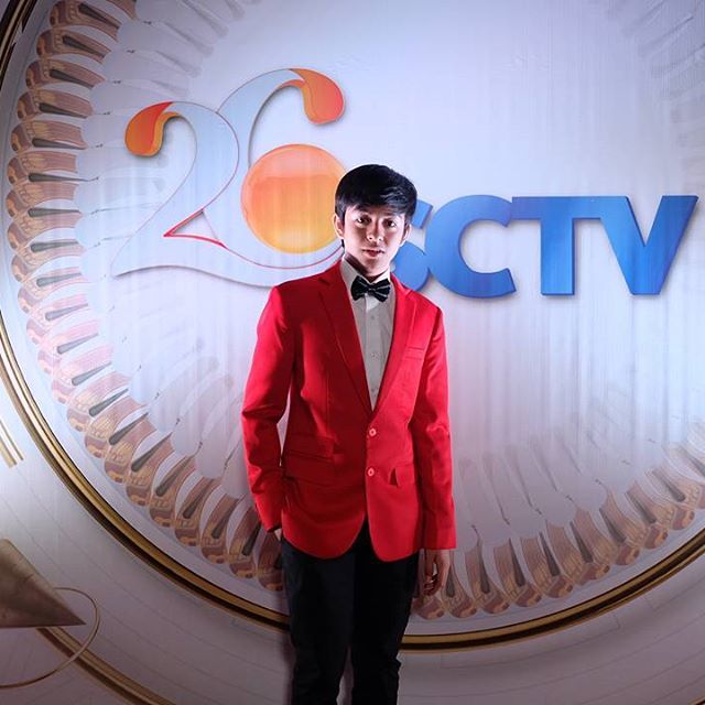 esa9711's tweet photo. We love you eric @anggaaldi_16 
#MILSCTVEps128 https://t.co/xvkaGqPTzK