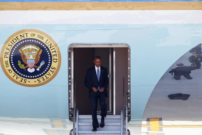 Reuters's tweet image. Obama says shouldn't 'overcrank' significance of Hangzhou airport row reut.rs/2bLRGCL