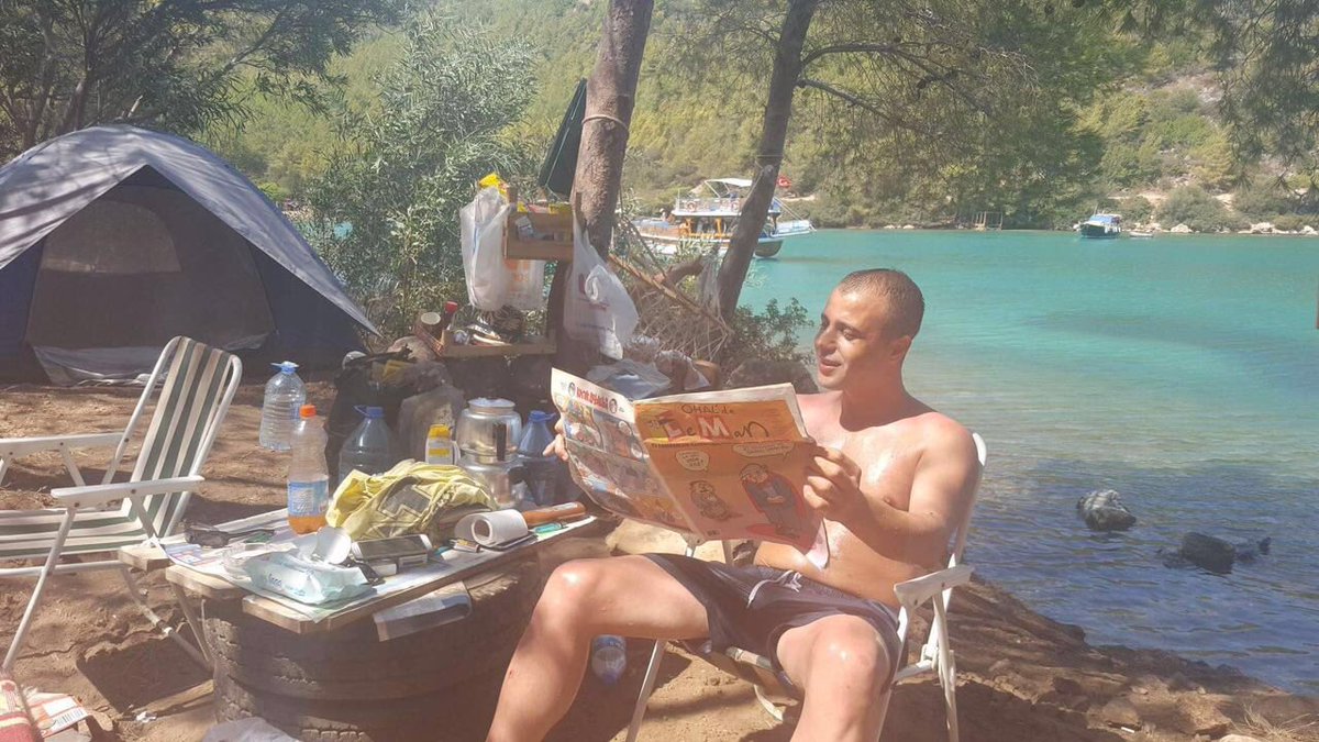 Sertaç Sierra Maestra dağlarında kamptaymış gibi hissediyor ✌🏻️#100BinLemanOkurunuArıyoruz #HastalaVictoriaSiempre