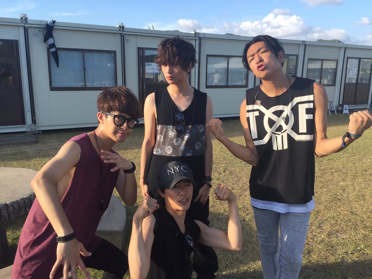 イメージカタログ ぜいたく Spyair ライブ 服装