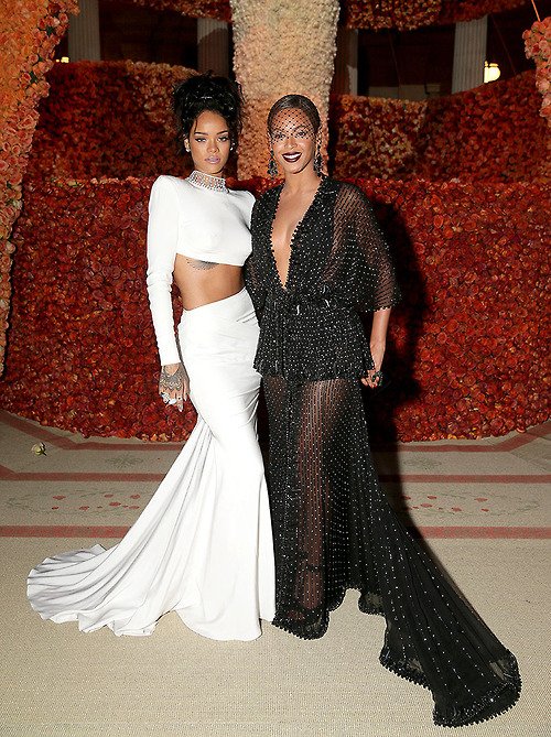 TeamOfRihanna's tweet image. #HappyBirthdayBeyonce