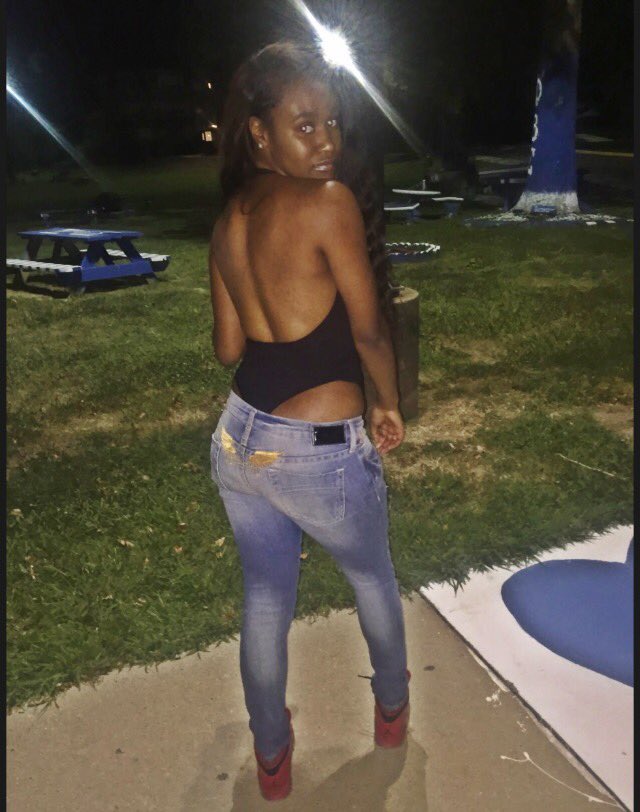 _meenassyas's tweet photo. no discrimination , all races runnin after me 😅🌎😍✨ https://t.co/HPfHSIUPuX