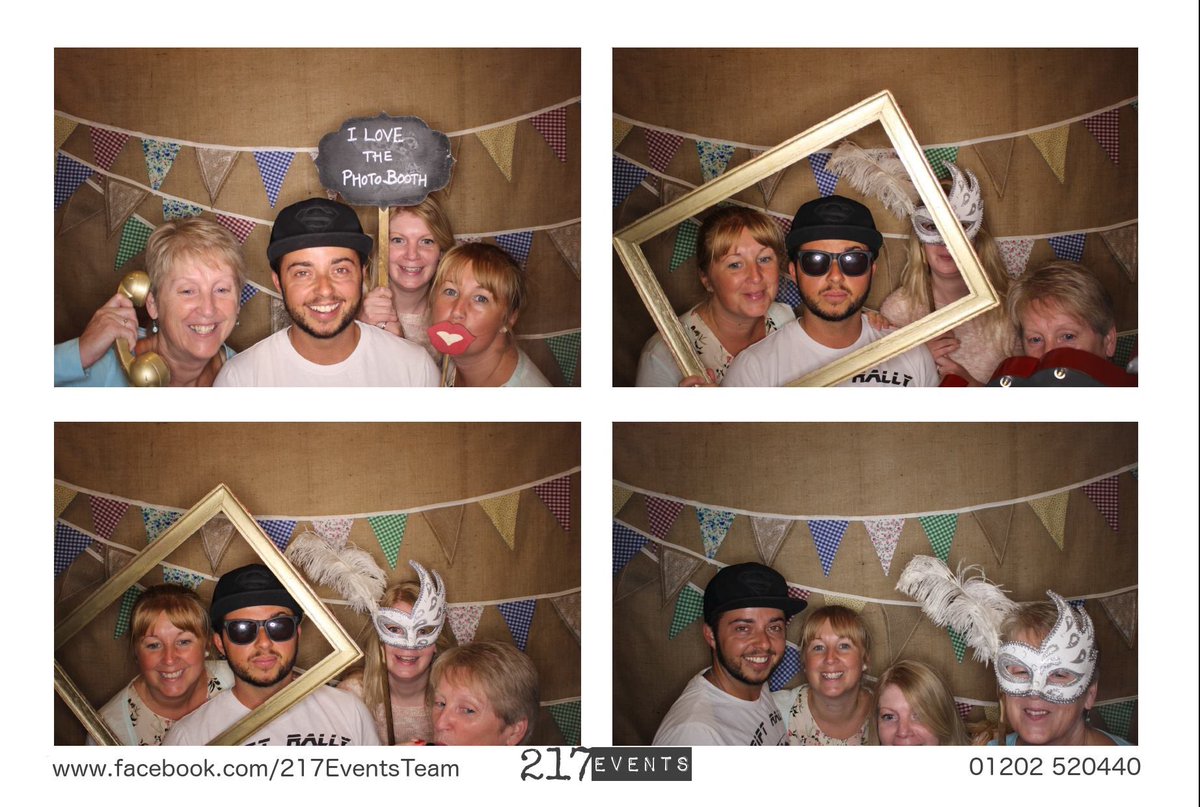 217EventsTeam's tweet image. Happy boothy Sunday people #photobooth 
#eventprofs #wedding #vintage #217events #Bournemouth