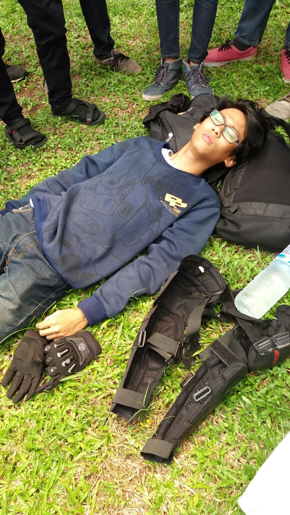 FebriSenoFS's tweet photo. GWS Ya Buat Bro Pandu Rider's R15 yang Crash Di Track AlamSutra Krna Cornerling,jangan Kapok ya bro #TeamArogan https://t.co/ZWhHF7s8NW