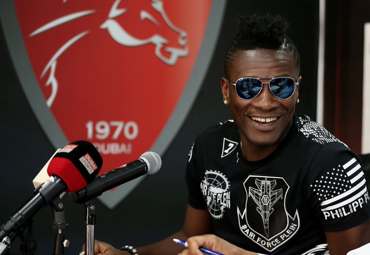 BabyJetU16's tweet photo. @ASAMOAH_GYAN3 is unveiled as #AlAhli player & gets his favorite jersey no. 3 #BabyJetApp #magicnumber #EwoleMonkor https://t.co/K2boEhH8bQ