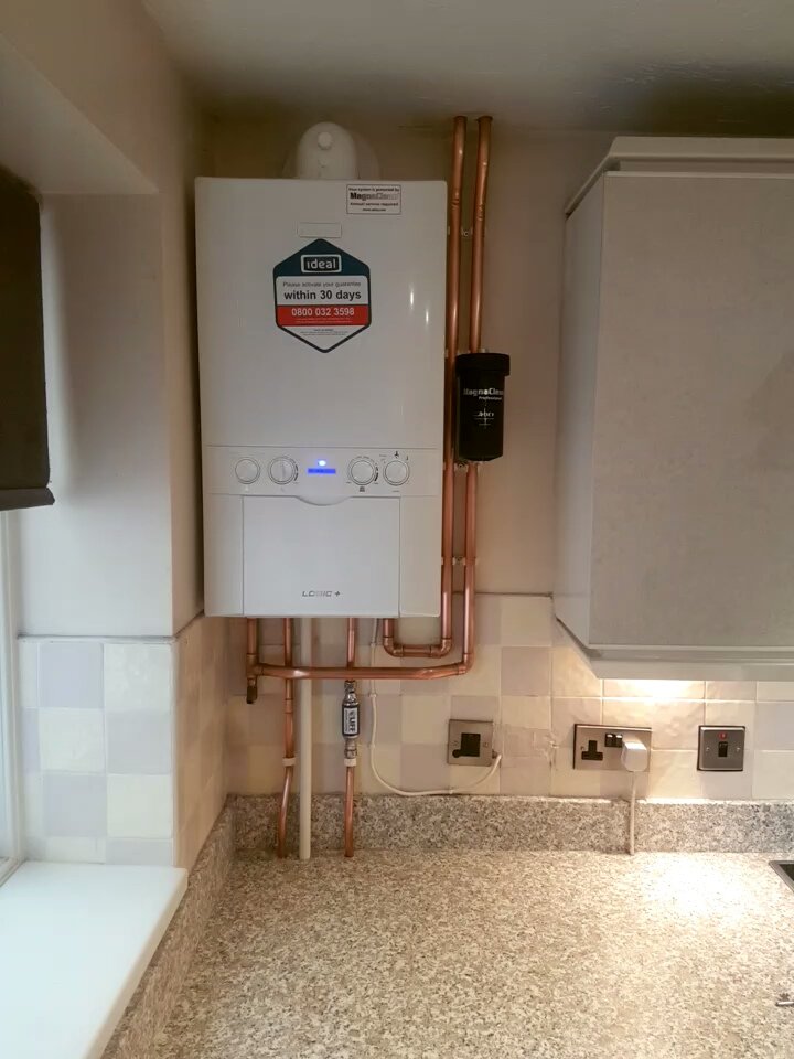 AS_Heating's tweet image. #Beforeandafter #ideallogic (30kw)#boiler  #combi #burtonlatimer  #boilerinstallation asheating.net
