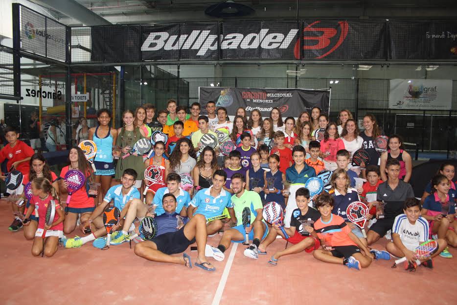 padelfederacion's tweet photo. #CtoEspMenores @bullpadelsport Galería multimedia con todas las fotos del Campeonato. https://t.co/ECxmiZjcVE https://t.co/K8dKLbL3WZ