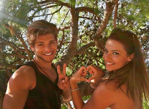 56Louisa's tweet photo. 2 ans que nos Rayitsa sont devenu inséparable grâce a Dals 😍 #2ansRayitsa #RayitsaAVie @BensettiRayane @DenitsaOff https://t.co/KUieuXQuen