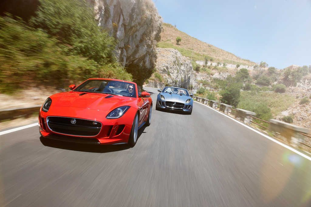 BetweenTheAxles's tweet photo. #X152 #Jaguar #FType #convertible beautiful. Really stunningly #beautiful. Pics: https://t.co/BclGfn0307 https://t.co/xsIBoTofJT