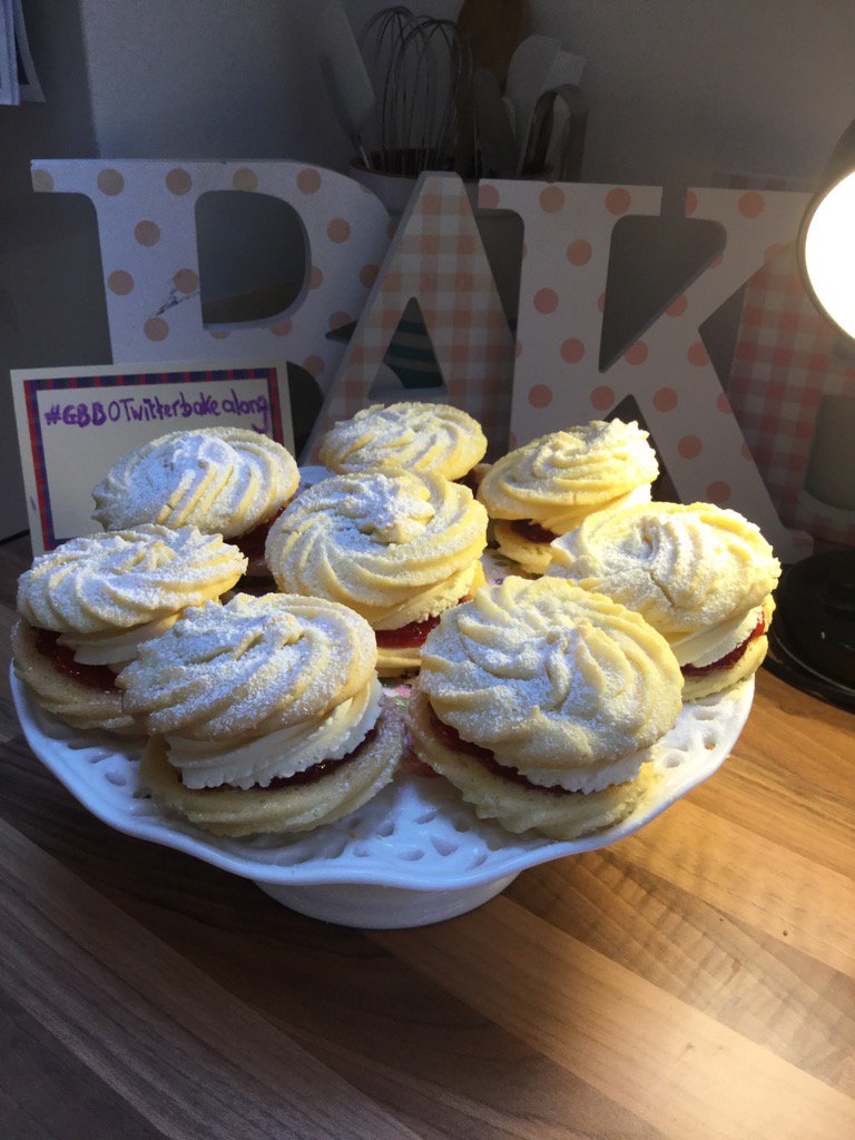 #GBBOTwitterBakeAlong  <a href="/kuskus1/">Alan Hunter</a>  <a href="/Rob_C_Allen/">Robert Allen</a>  Viennese  whirls homemade and strawberry jam