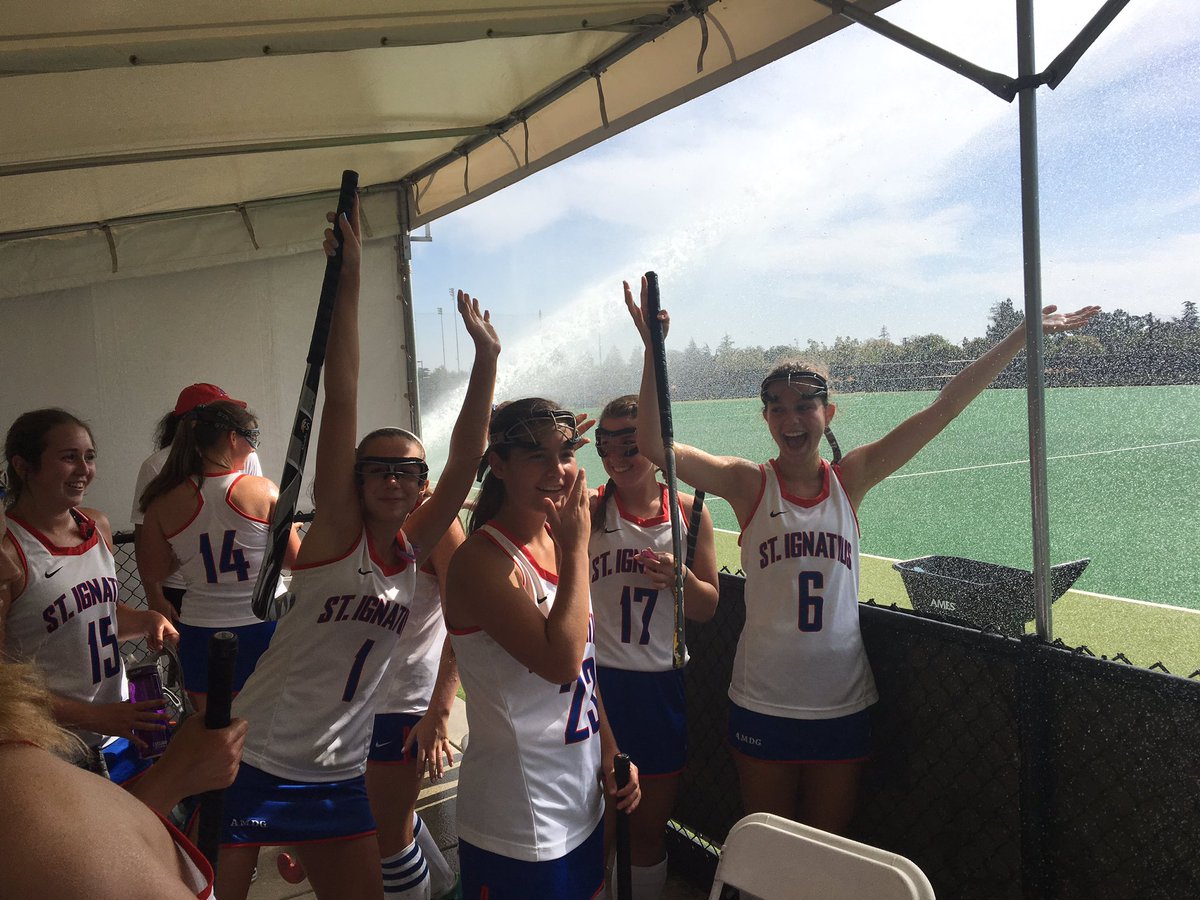 SI_fieldhockey's tweet photo. SIFH at UOP yesterday getting ready to take on Davis HS as the turf gets watered. #sifh #wildcatpride #ProudCoach https://t.co/9OkQQ0qaGi