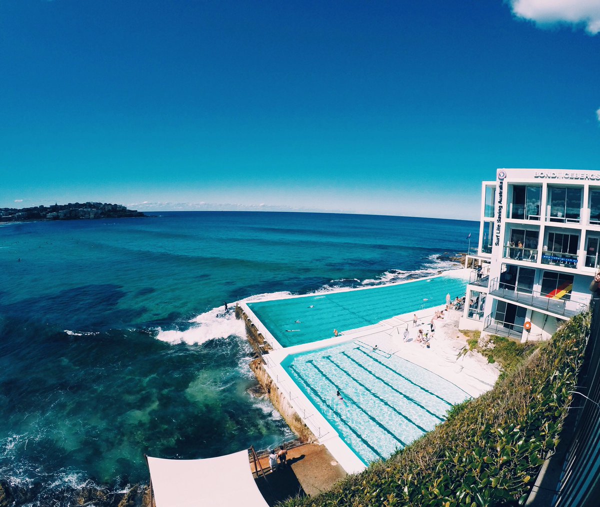 dscckyy's tweet photo. Bondi beach, NSW Australia https://t.co/aHTSpKyQII