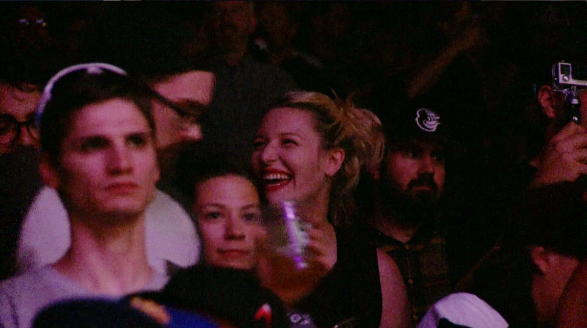 desilove's tweet photo. apparently I was enjoying myself at #lftrpllr Friday night. thanks @steadycraig & fam 😊🙌🏻 https://t.co/RL71wDrKLr