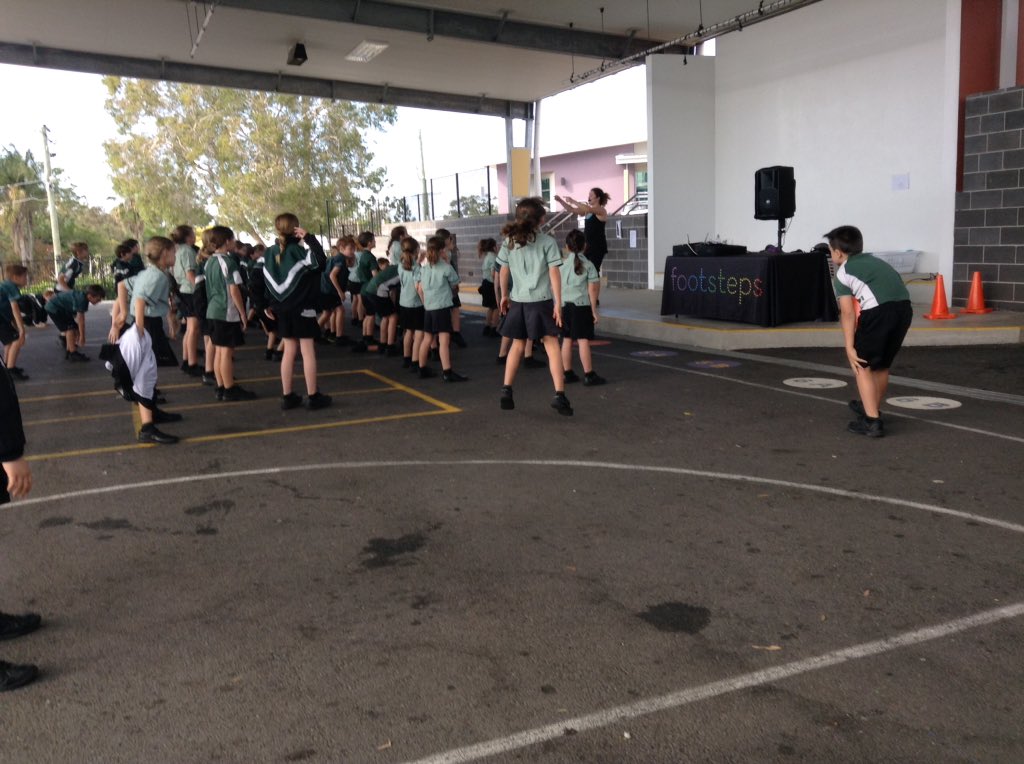 SIPSyear4's tweet photo. We are dancing with Footsteps #year4b #warmingup #dancing https://t.co/NUvXfrz4P1