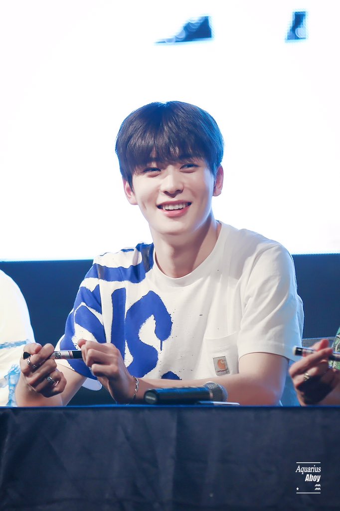 AquariusAboy's tweet photo. 재현아 항상 응원해여~🙆🙆
재현이 자주자주 이렇게 기분이 기쁘고 웃으면 좋겠다 💗💗
그리고 벌써 20k팔로워예요~~팔로해주셔서 너무 감사합니다.ㅠㅠ#1000dayswithJAEHYUN https://t.co/v36oOcFPX7