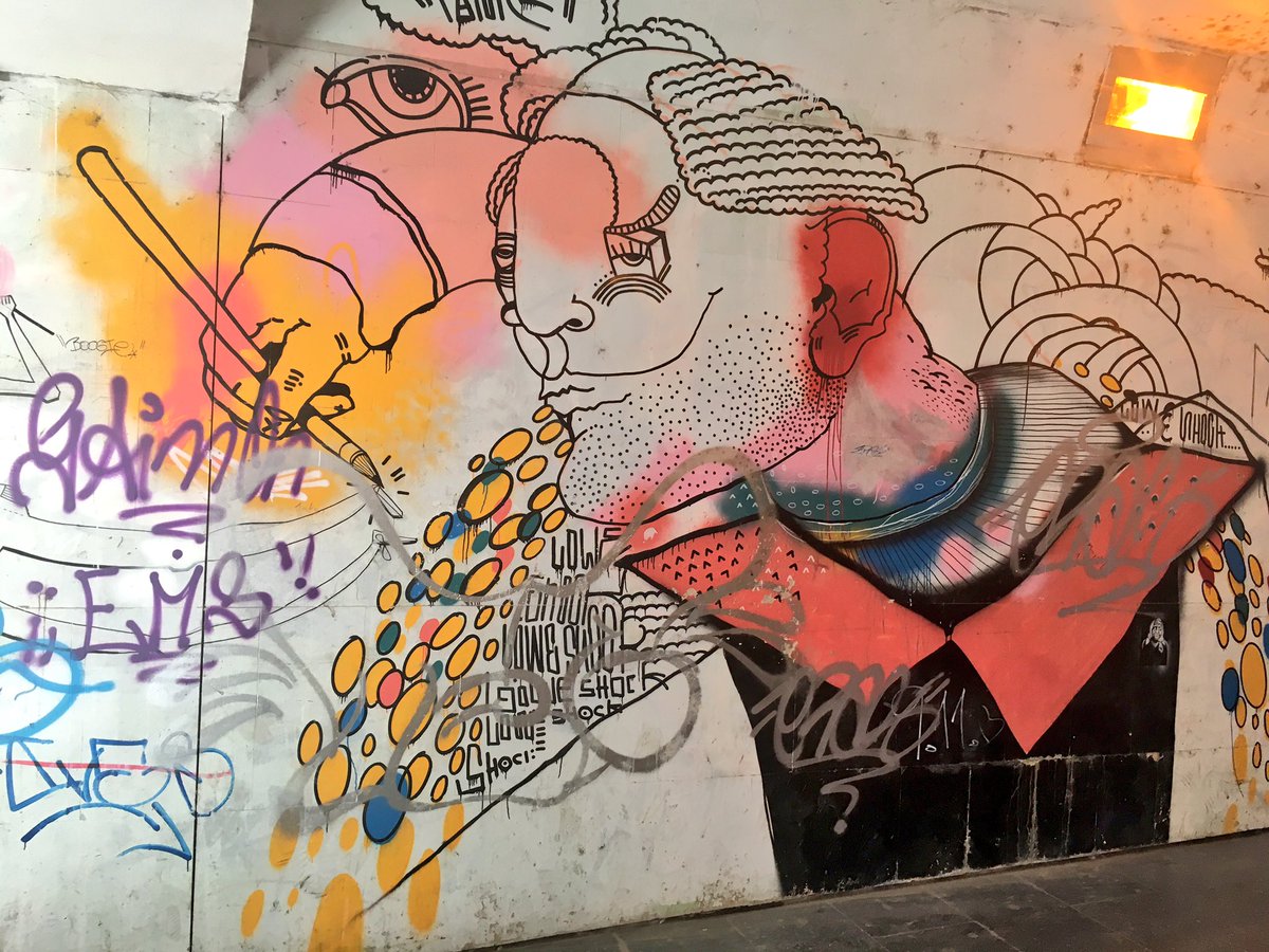_akuykendall_'s tweet photo. Slovakian street art https://t.co/alrXlTdCl7