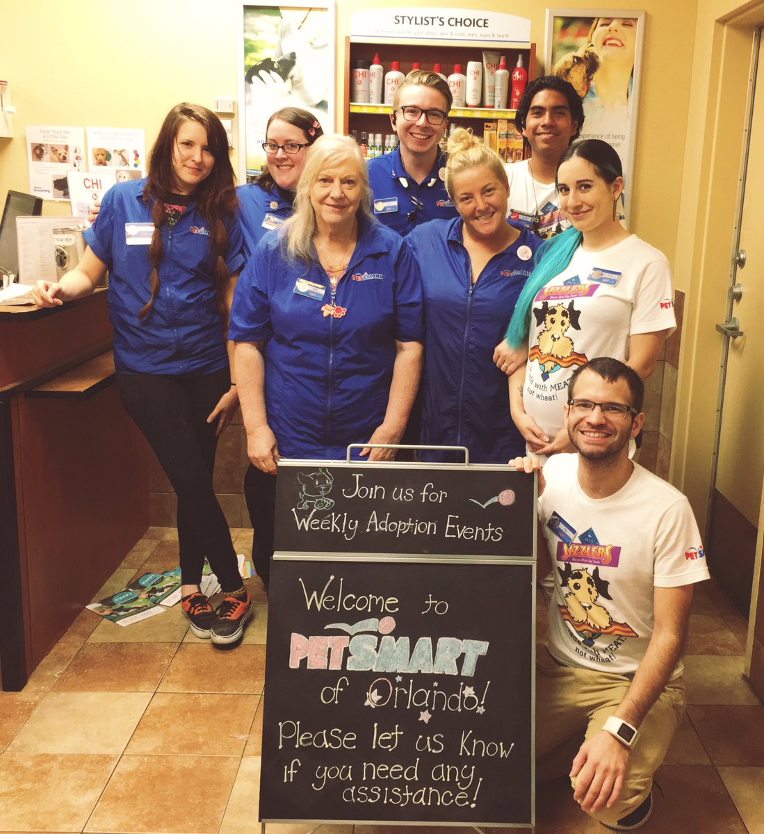 PetSmart307's tweet photo. The Sunday-Funday crew and I! 

Why haven't you come to see us?! I promise you won't be disappointed. 

#team307 https://t.co/uR20a0PmlZ
