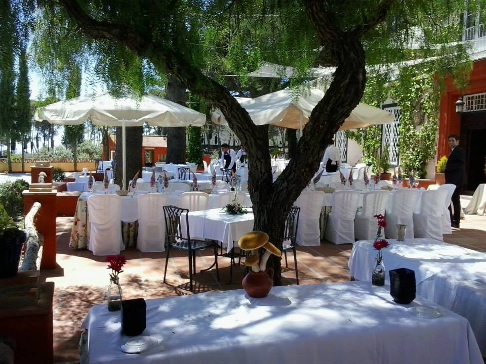 HClaReina's tweet photo. Dinos qué quieres celebrar..... nosotros lo tenemos todo listo!! 👍😉🏡 https://t.co/mGVBAl2msS
